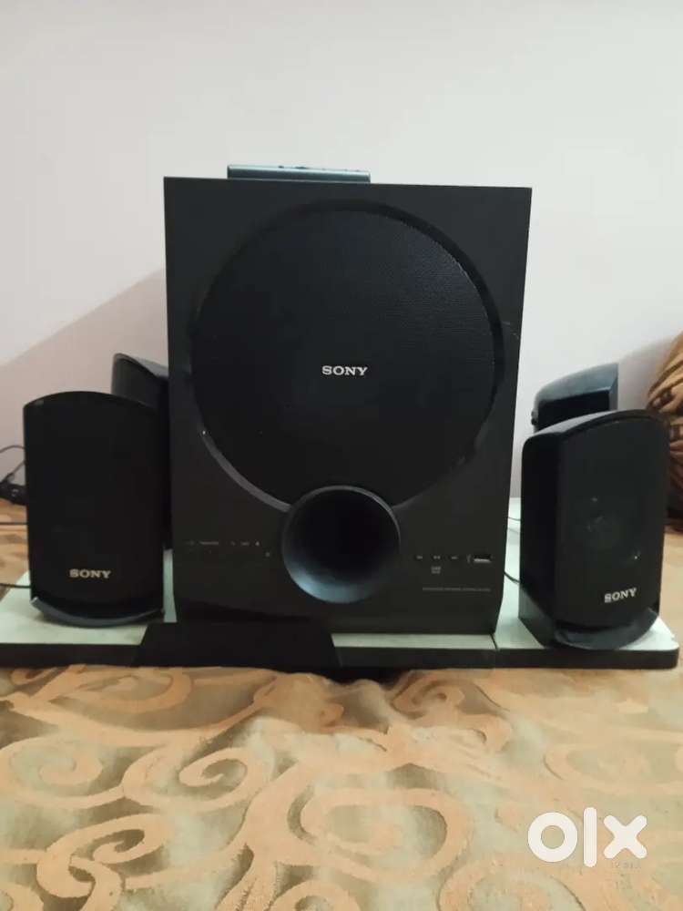 Sony SA-D40 80 Watt Bluetooth Speaker in New like Condition TVs