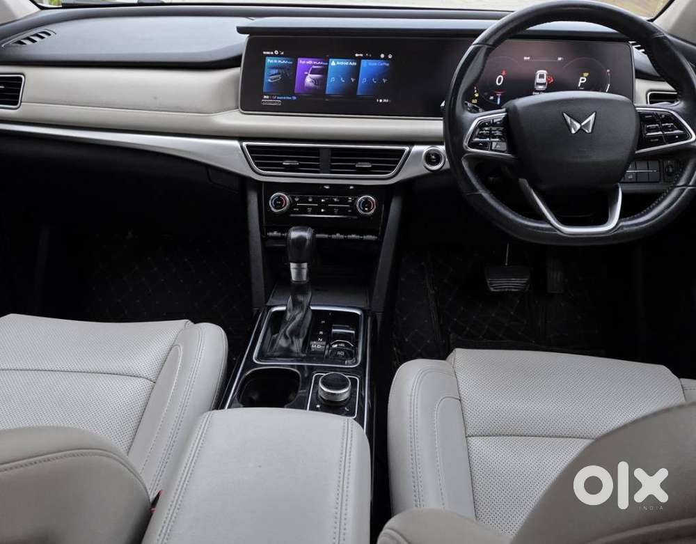 Mahindra Xuv700 2.2 Ax 7 Diesel At Luxury Pack Str, 2022, Diesel