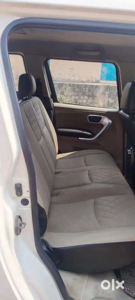 Mahindra Tuv 300 Plus 2019 Diesel 200000 Km Driven