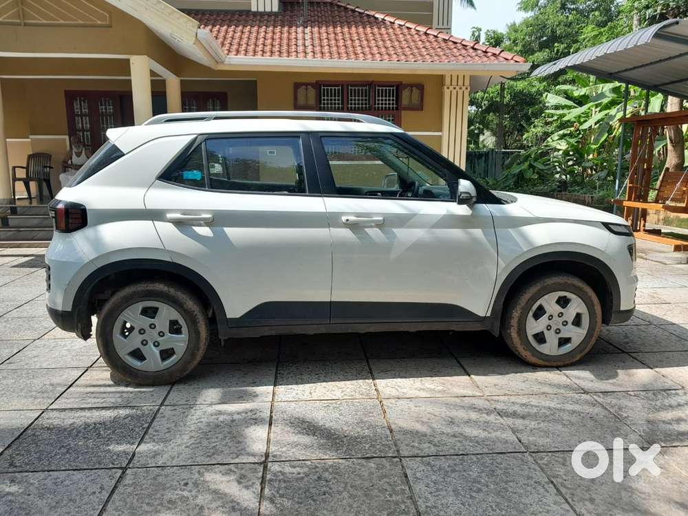 Hyundai Venue Petrol 2023