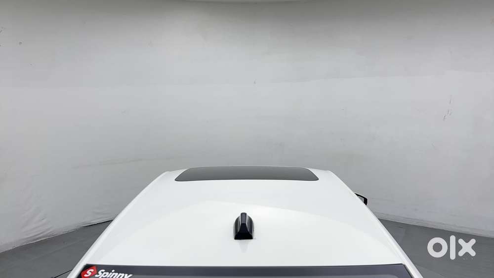 Skoda Slavia Style 1.0l Tsi At, 2022, Petrol