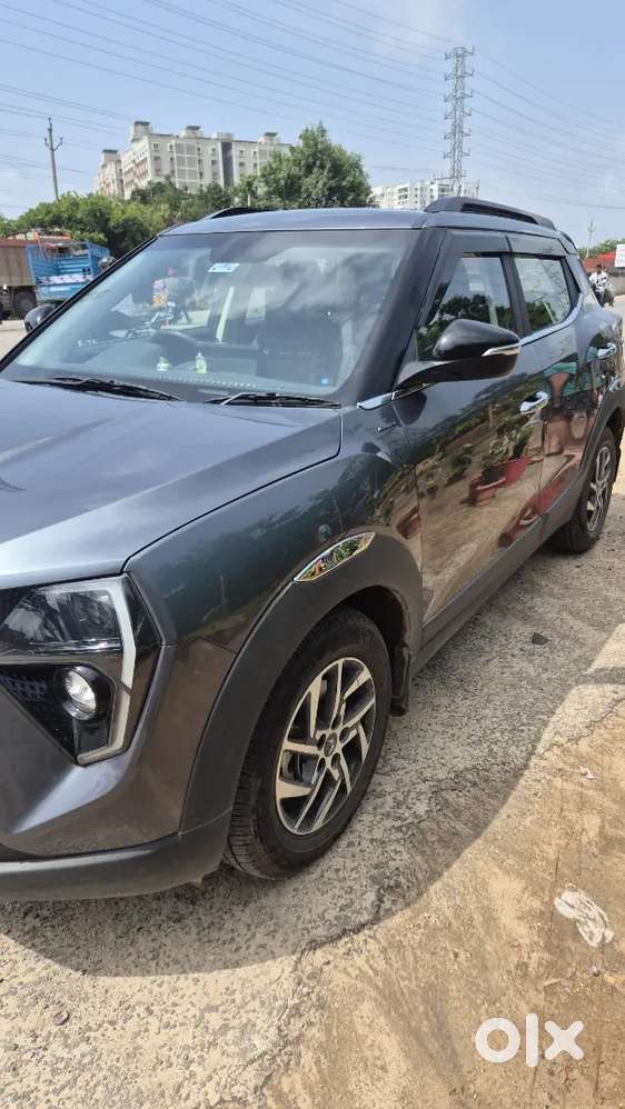 Mahindra Xuv 3xo Ax5 2025