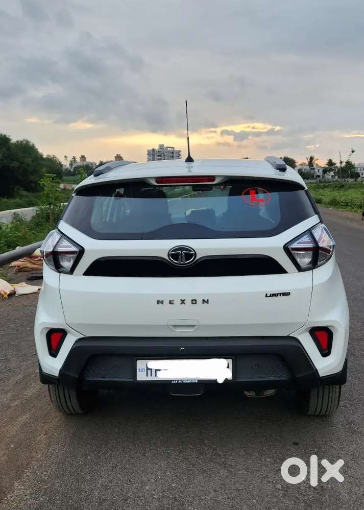 Tata Nexon &ndash;  Petrol
Automatic (second Top Model)