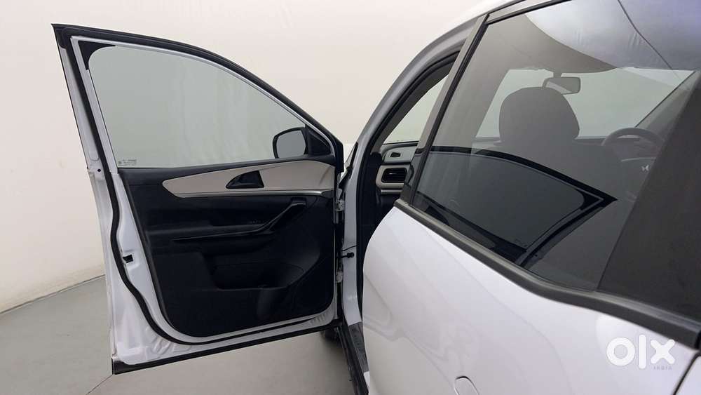 Mahindra Xuv700 2.2 Ax 5 Diesel Mt 7 Str, 2024, Diesel