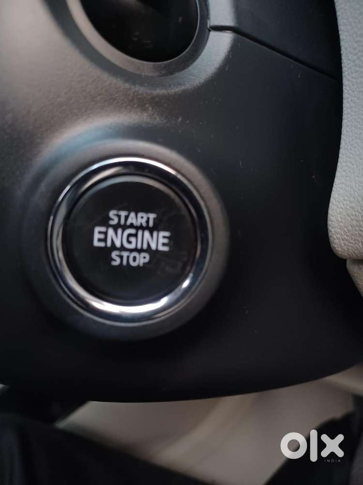 Skoda Slavia Ambition 1.0l Tsi At, 2022, Petrol