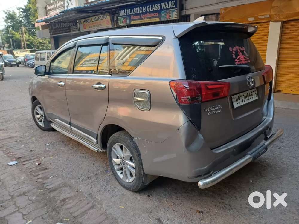 Toyota Innova Crysta 2.4 G Mt 7 Str, 2017, Diesel