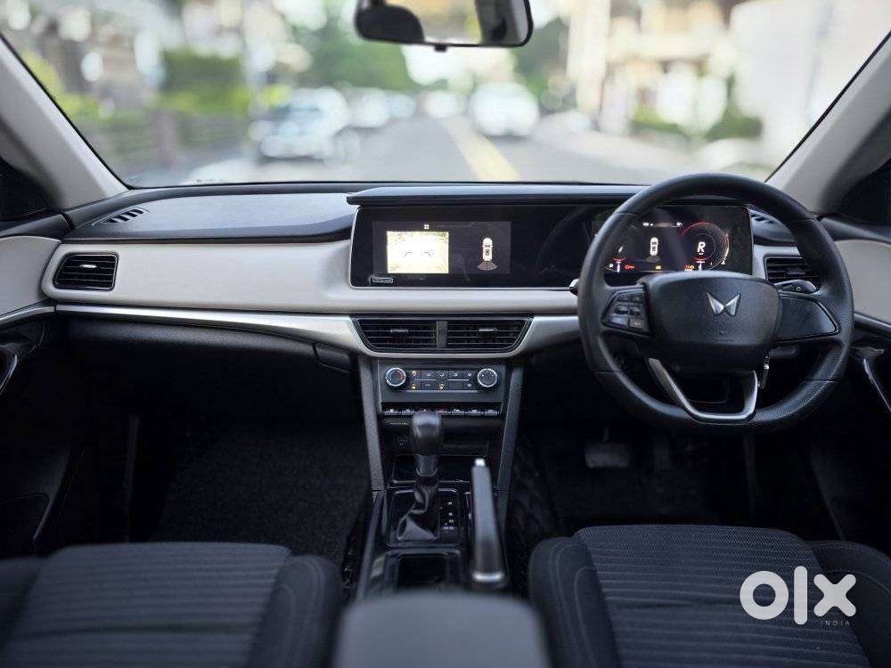Mahindra Xuv700 2.2 Ax 5 Diesel At Str, 2022, Diesel