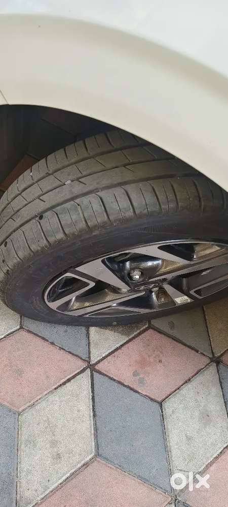 Hyundai Aura Sx Cng 2023  23k Run  Top Model  Single Owner