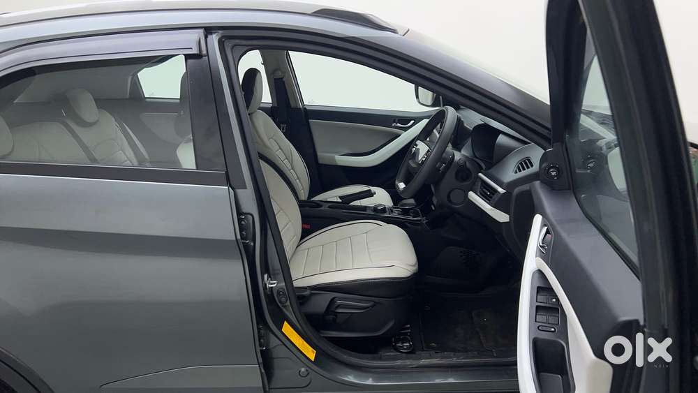 Tata Nexon Creative Plus 1.2 Revotron Petrol 7dca, 2024, Petrol