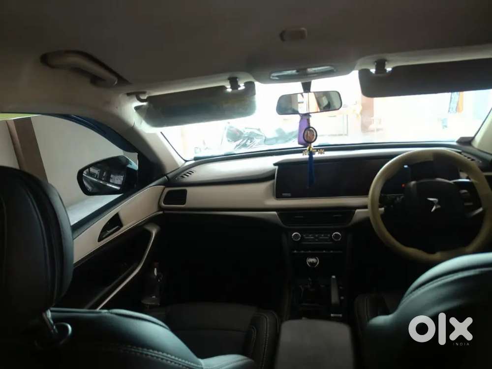 Mahindra Xuv700 2022 Diesel Well Maintained