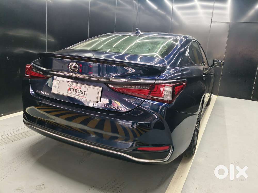 Lexus Es 300h Luxury, 2023, Petrol