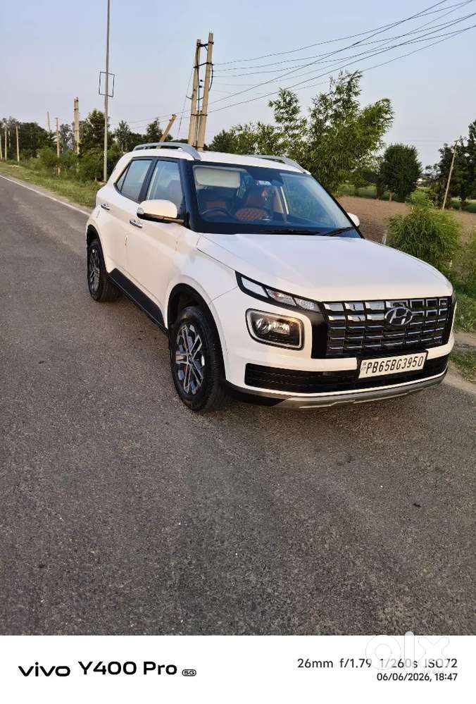 Hyundai Venue  Top Model,sun Roof ,adas,abs,line Assistant 2024