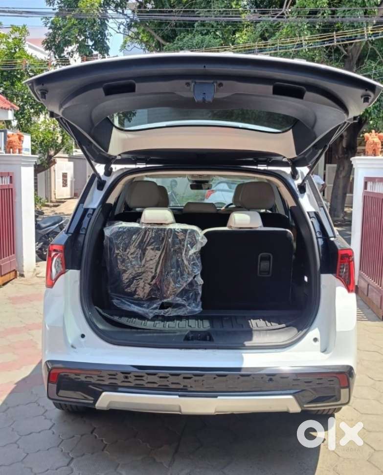 Mahindra Xuv700 2.2 Ax 7 Diesel At Str, 2025, Diesel