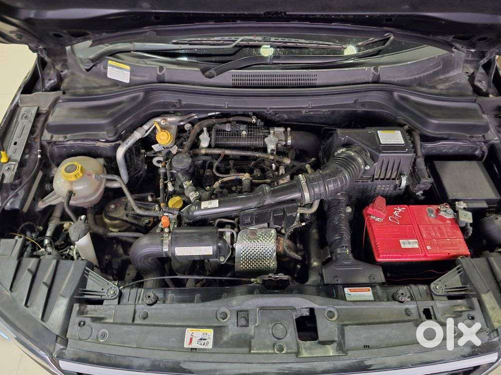 Mahindra Xuv300 W4, 2023, Petrol