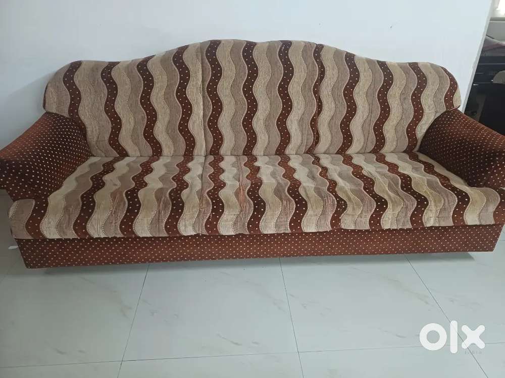 Sofa and dining table for sale