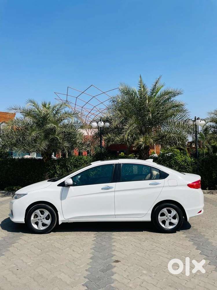 Honda City Zx 2015 Cng & Hybrids Well Maintained