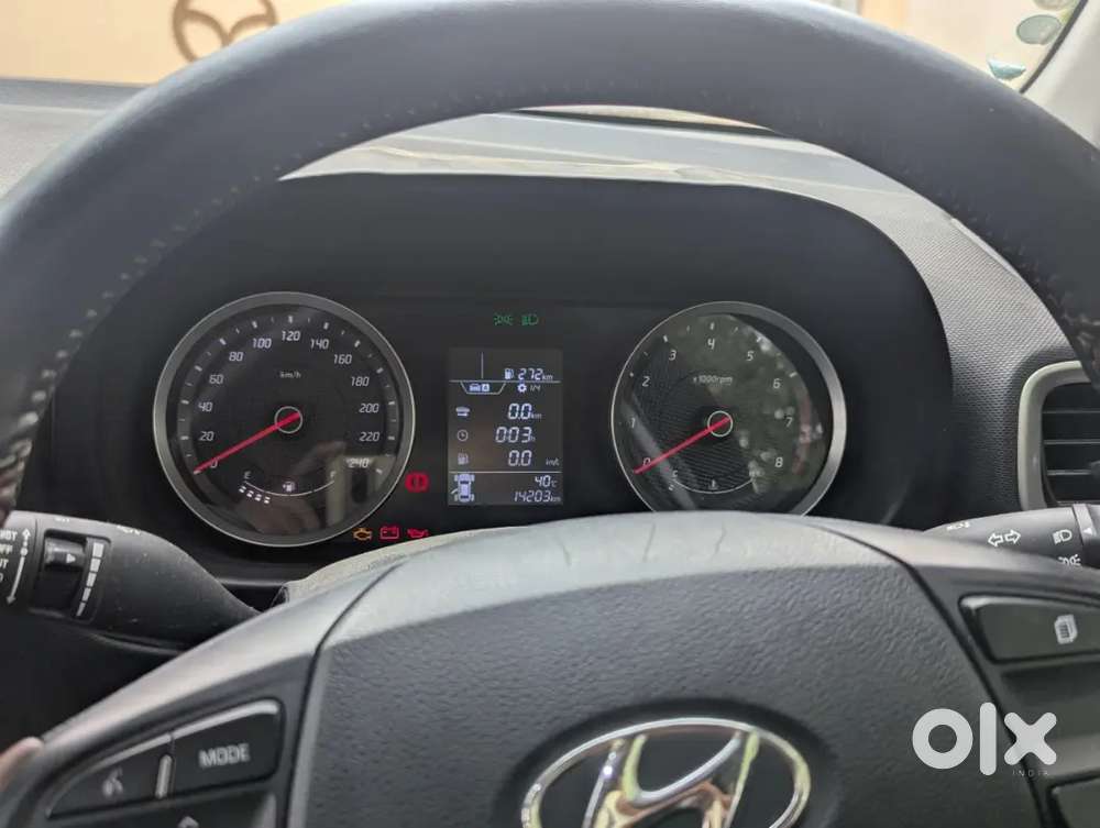 Hyundai Venue 2022 Petrol 14203 Km Driven Well Maintained