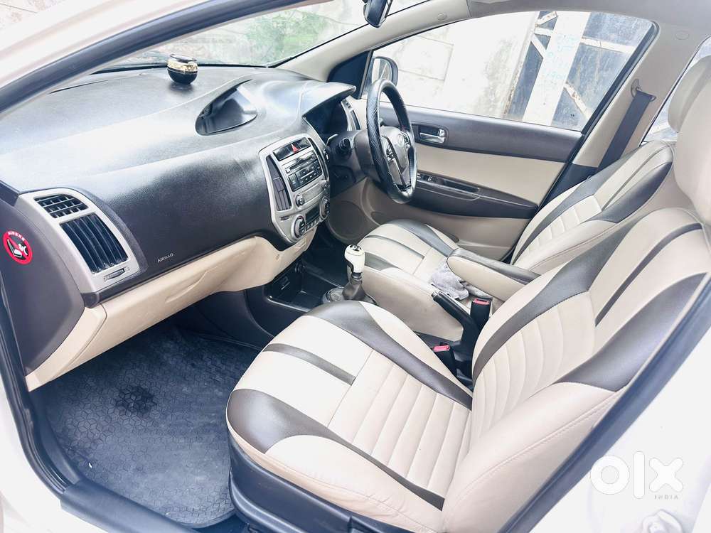 Hyundai I20 Sportz At 1.4, 2012, Diesel