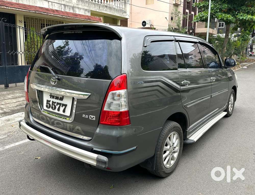 Toyota Innova 2.5 V 8 Str, 2013, Diesel