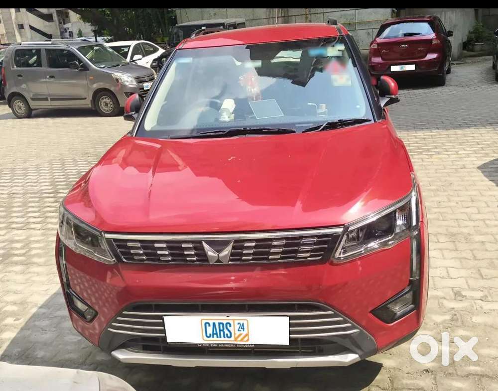 Mahindra Xuv300 2023 Petrol 5800 Km Driven