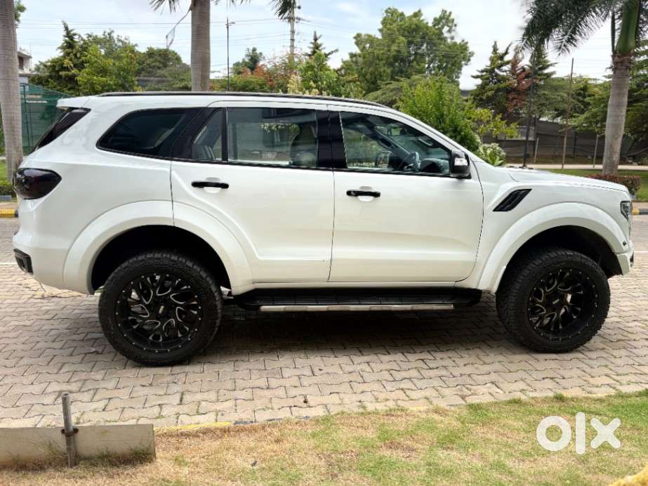 Ford Endeavour 3.2 Titanium At 4x4, 2017, Diesel