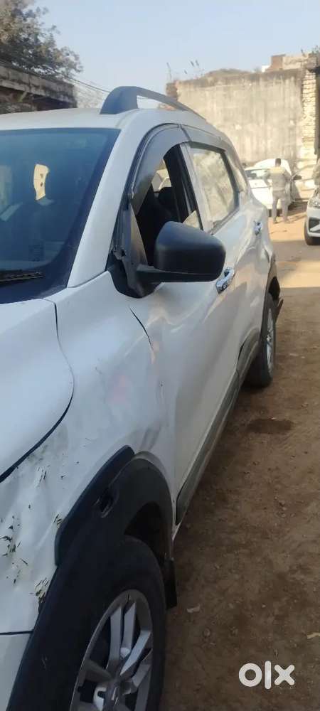 Renault Triber 2022 Petrol 100000 Km Driven