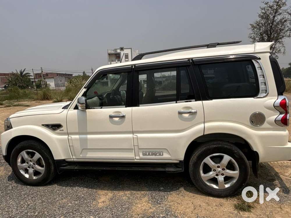 Mahindra Scorpio 2020 September Diesel Showroom Condition