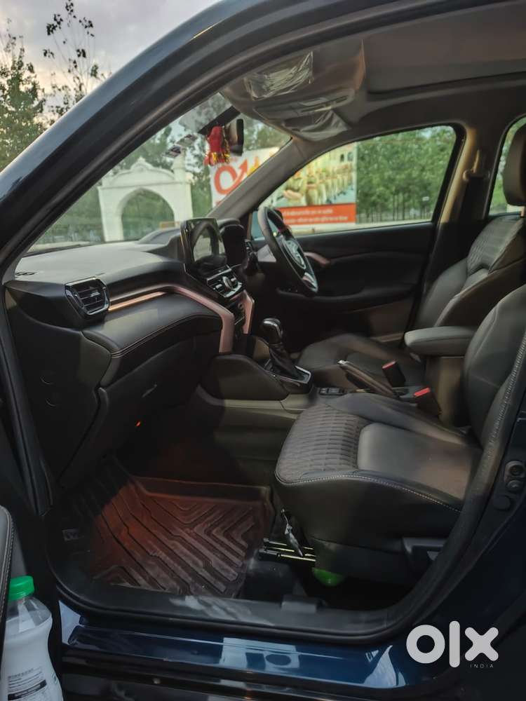 Maruti Suzuki Grand Vitara 1.5 Alpha Smart Hybrid At, 2025, Petrol