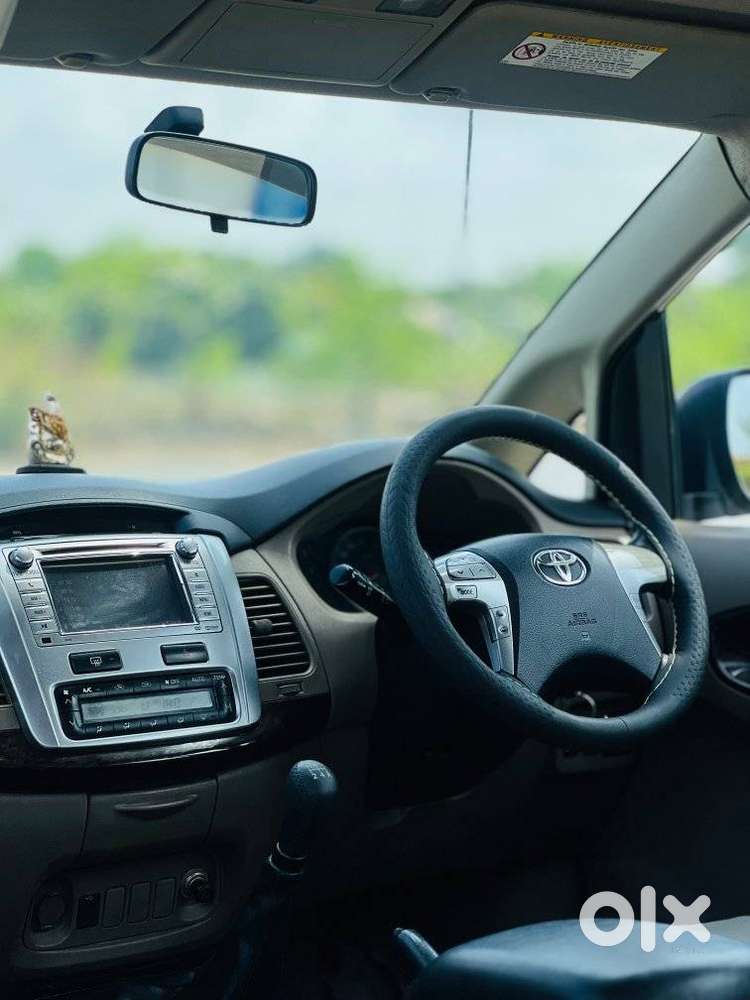 Toyota Innova 2.5 V Diesel 8-seater, 2016, Diesel