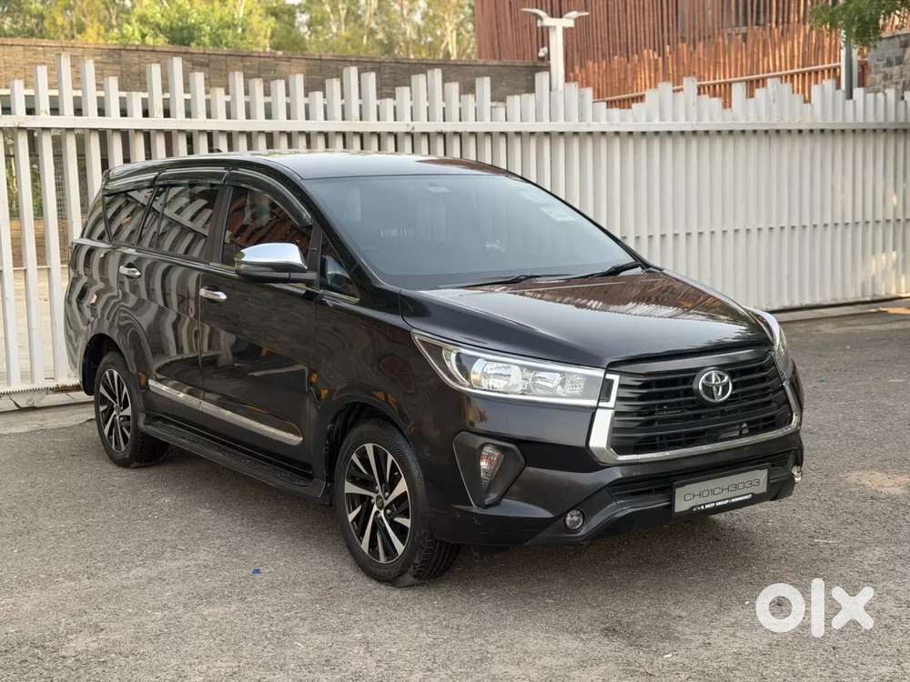 Toyota Innova Crysta [2020-ongoing] 2.4 Gx 7 Str, 2022, Diesel