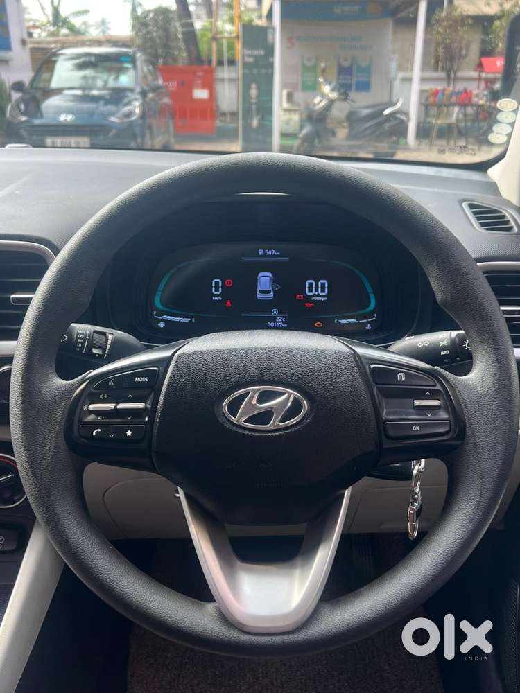 Hyundai Venue 1.2 S (o), 2024, Petrol