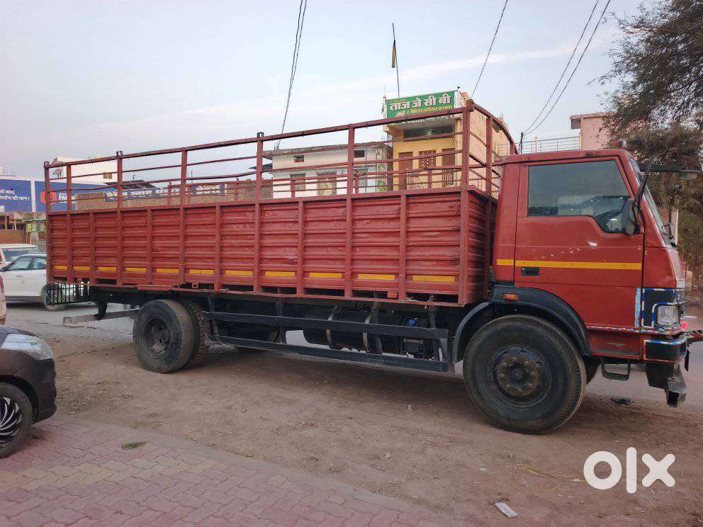 Tata Hexa 2.2 Xe 4x2 7 Str, 2022, Diesel
