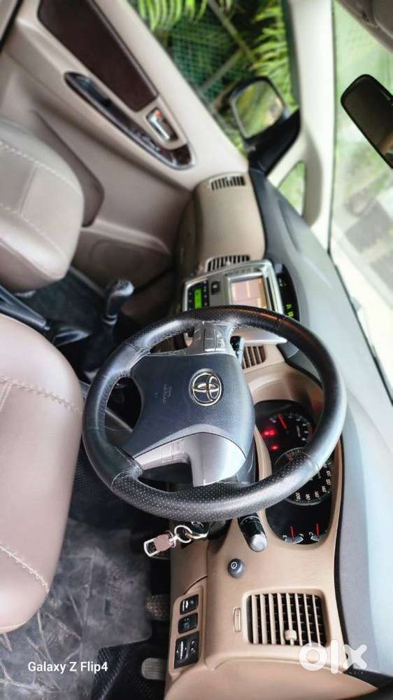 Toyota Innova 2.5 Vx 8 Seater Bs Iv, 2016, Diesel