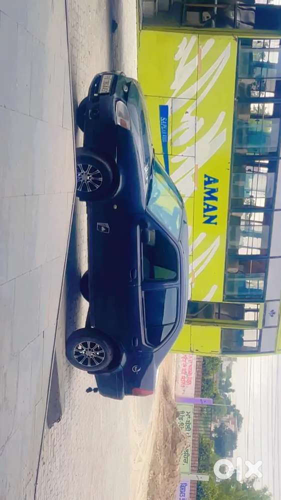 Ford Ikon 1.6 Zxi 2011