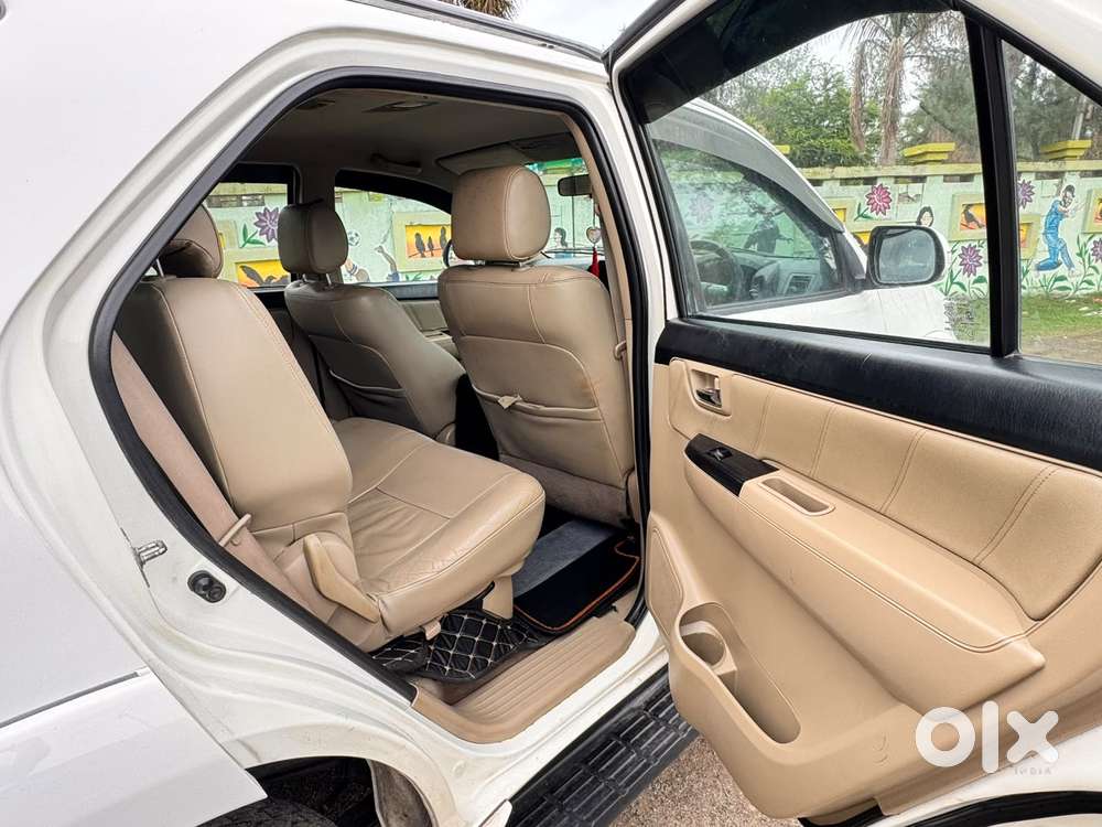 Toyota Fortuner 4x2 Manual, 2015, Diesel