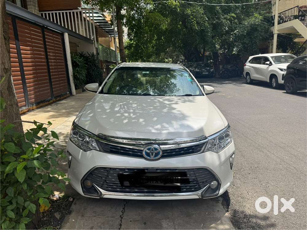 Toyota Camry 2016 Hybrid, Well Maintained