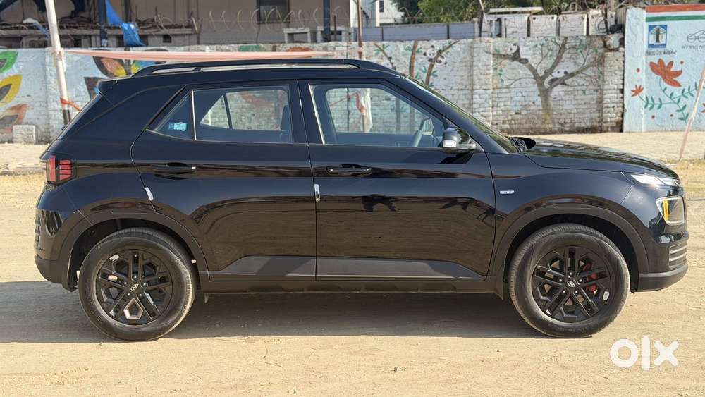 Hyundai Venue Sx(o) Knight Edition Dct, 2024, Petrol