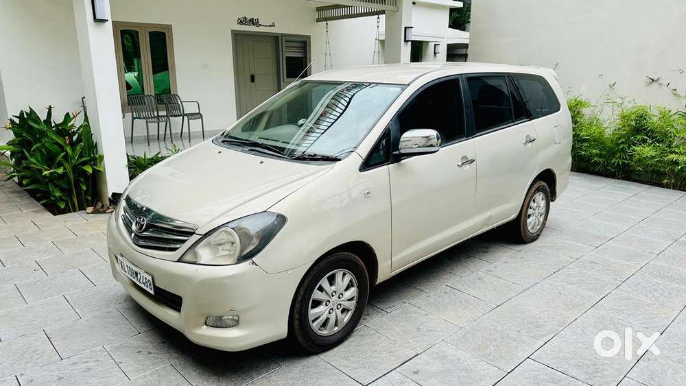 Toyota Innova 2011 Diesel Well Maintained