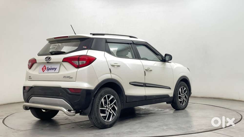 Mahindra Xuv300 W8 (o) 1.5 Diesel Amt, 2022, Diesel