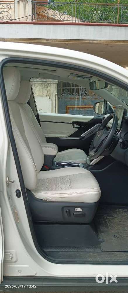 Toyota Innova Hycross Zx(o), 2023, Petrol