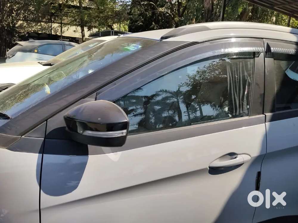 Nexon Pure Plus Sunroof Automatic