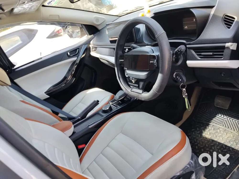 Nexon Pure Plus Sunroof Automatic
