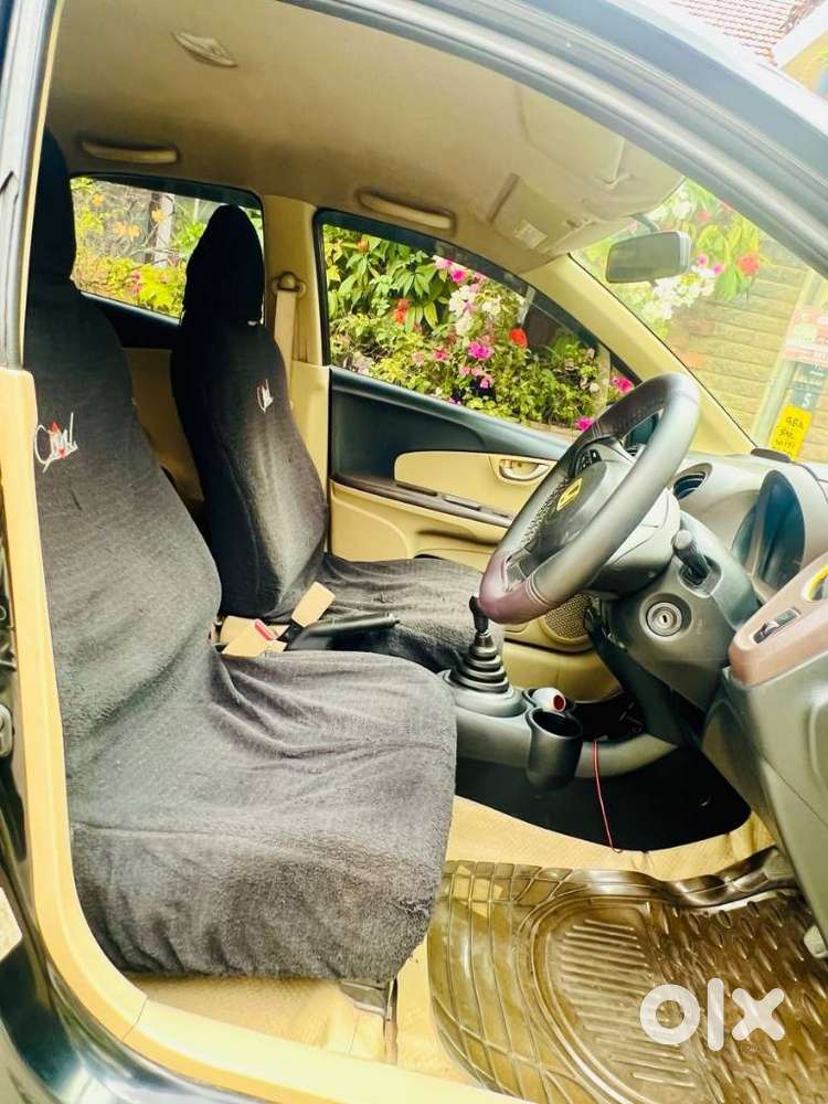 Honda Brio V Mt, 2013, Petrol