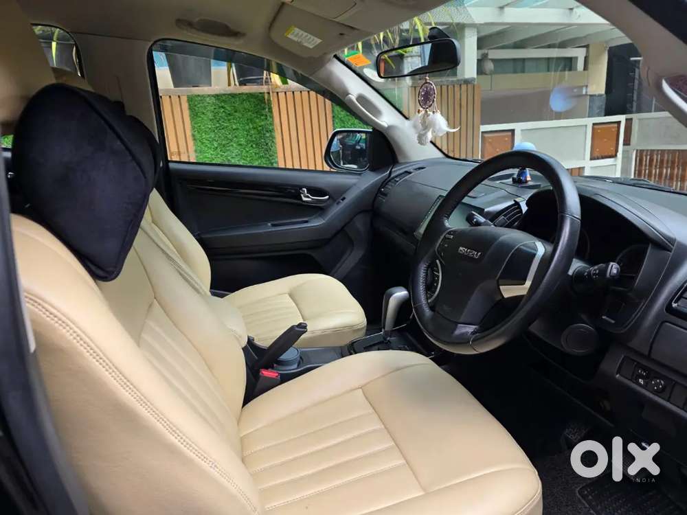 2022 Isuzu V-cross 2wd At Z  37,750 Km  Auto Diesel  Insurance 2026