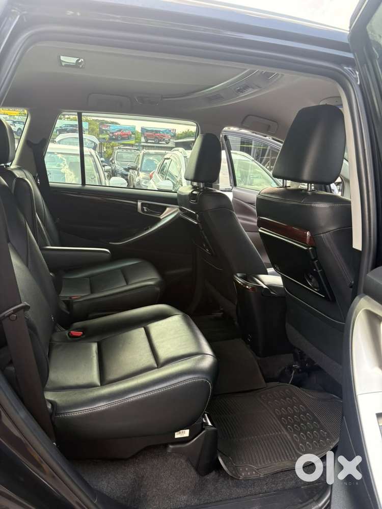 Toyota Innova Crysta Zx 2.4 Diesel 7 Seater, 2025, Diesel