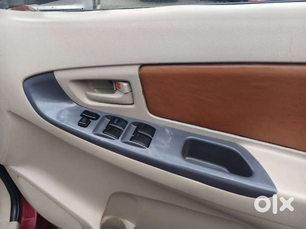 Toyota Innova 2.5 Gx 8 Str Bs-iii, 2014, Diesel