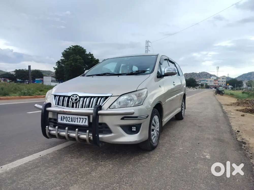 Toyota Innova 2013
