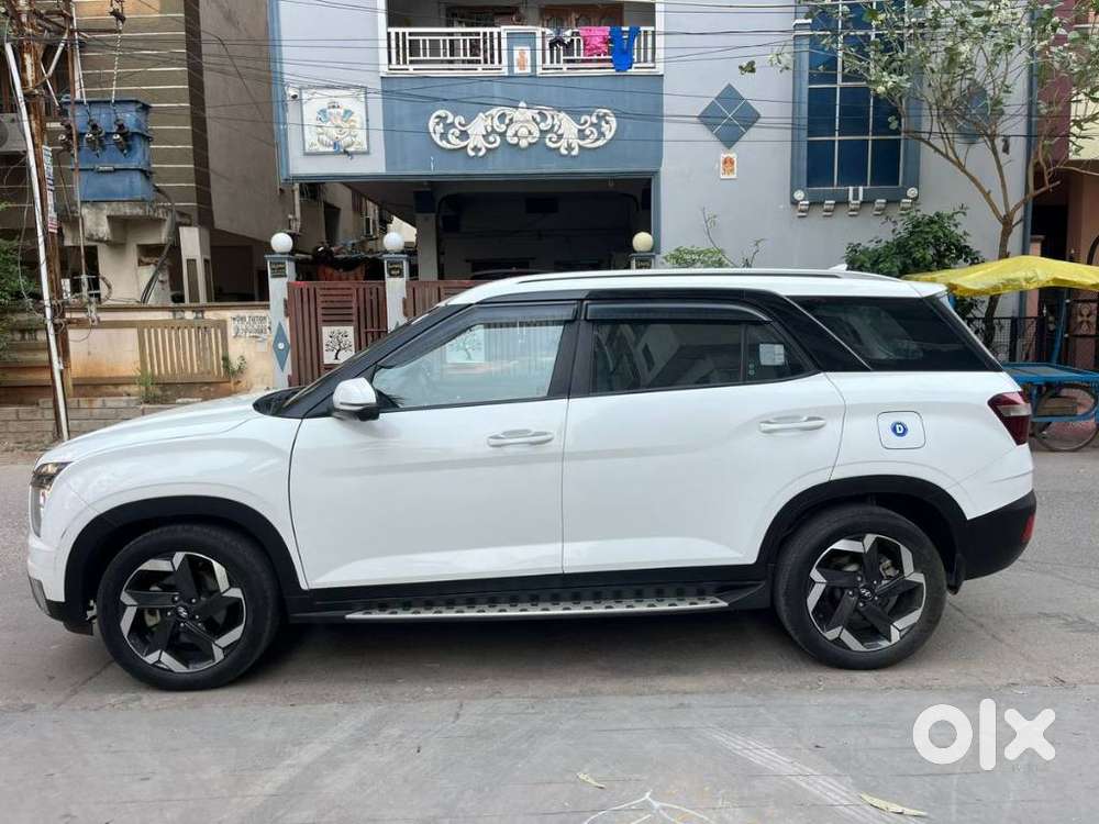 Hyundai Alcazar 1.5 Signature (o) Diesel At 6 Str Dual Tone, 2022, D..