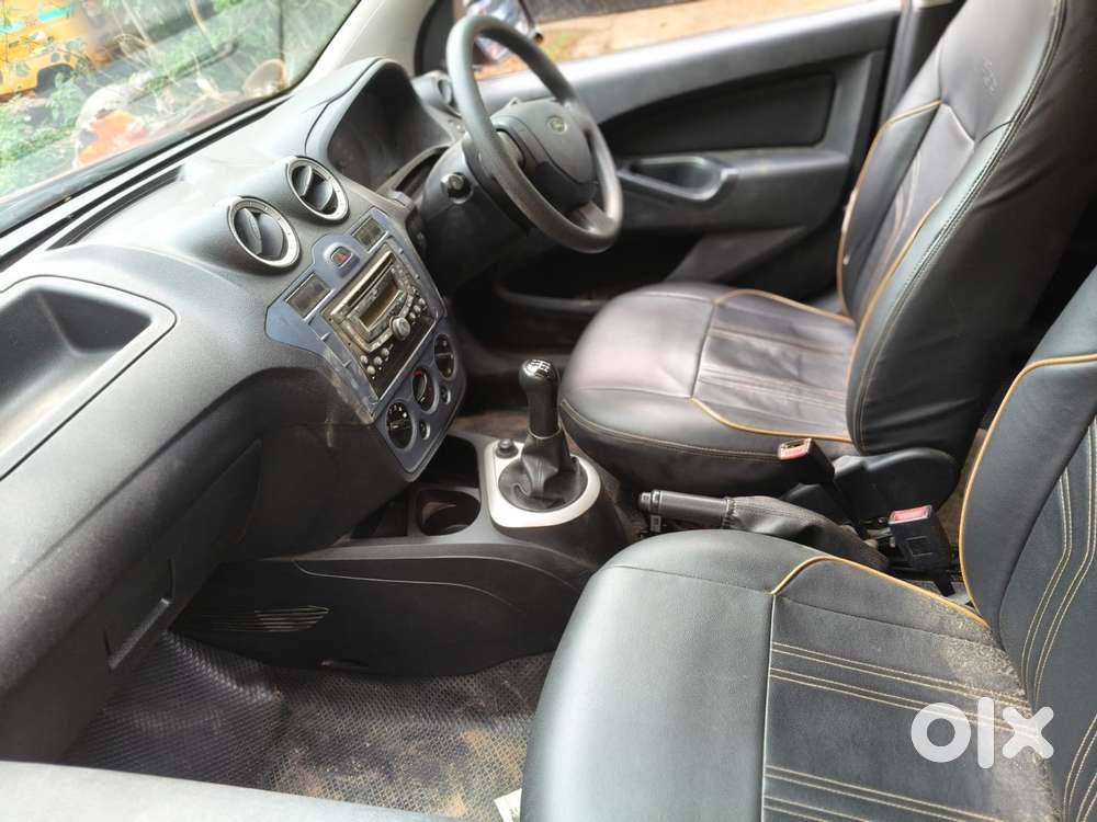 Ford Figo, 2014, Petrol