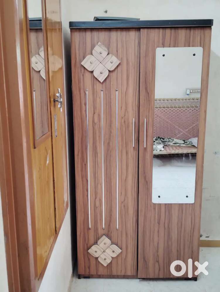 WOODEN CLOTH CUPBOARD